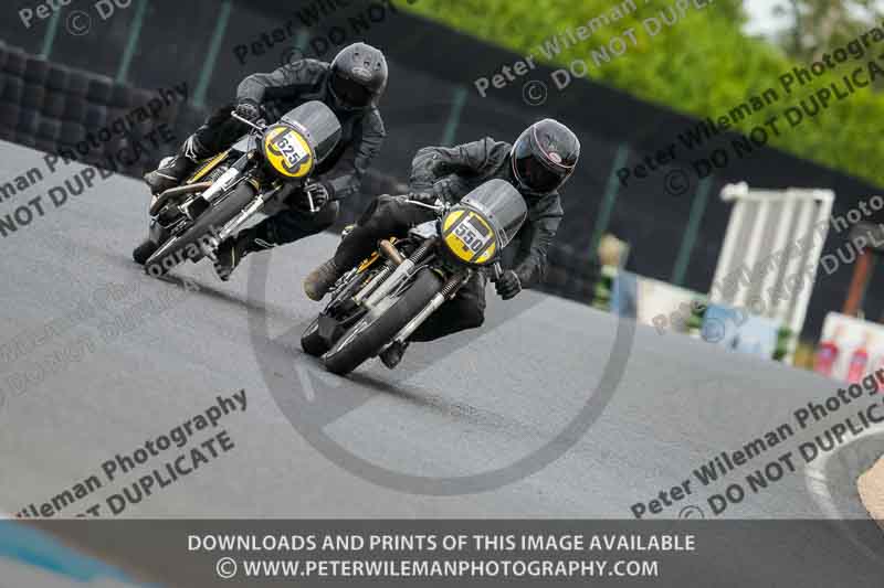 Vintage motorcycle club;eventdigitalimages;mallory park;mallory park trackday photographs;no limits trackdays;peter wileman photography;trackday digital images;trackday photos;vmcc festival 1000 bikes photographs